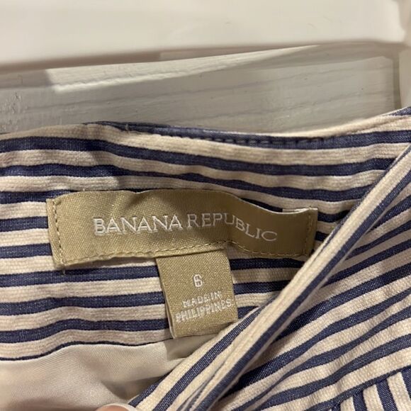 Banana Republic women’s size 6 seersucker blue & white lined knee length skirt - Picture 11 of 12